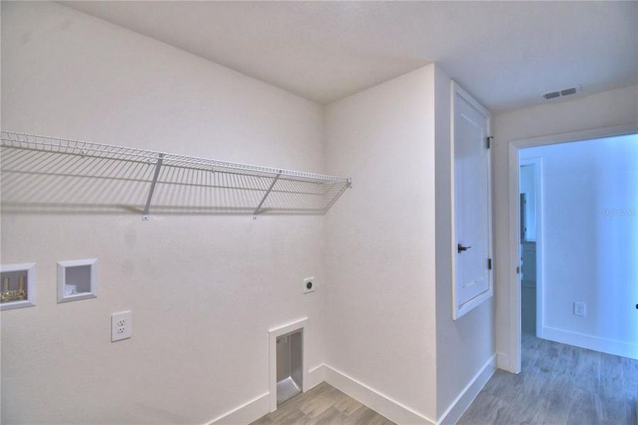 Spacious, unfurnished interior of a new home in Lake Juliana Estates, Auburndale (Image 28).