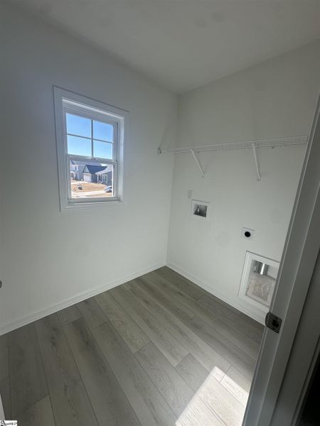 Spacious, unfurnished interior of a new home in Shiloh Trail, Wellford (Image 33).