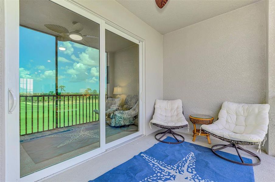 Exterior details and patio area of a home in , Venice (Image 20).