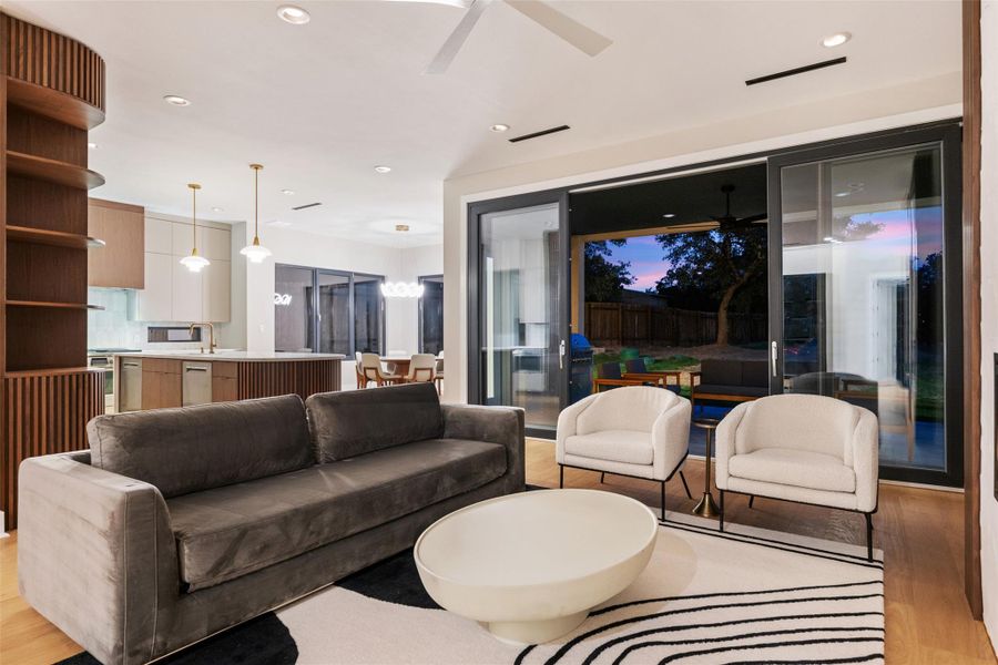 Perfect indoor and outdoor entertaining areas. Perfect indoor and outdoor entertaining areas.