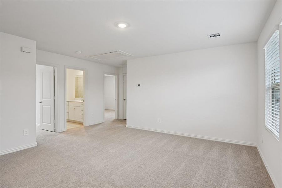 Spacious, unfurnished interior of a new home in Lakehaven - Spring Series, Farmersville (Image 28).