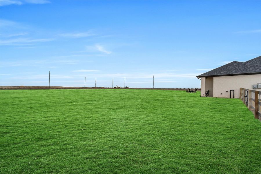 Exterior details and patio area of a home in Lakeview, Waller (Image 3).