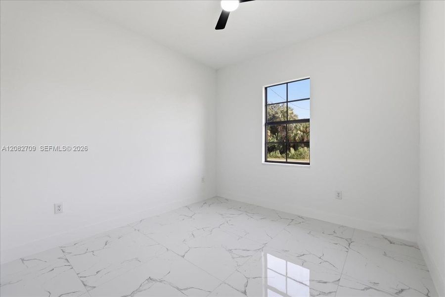 Spacious, unfurnished interior of a new home in , Lehigh Acres (Image 21).