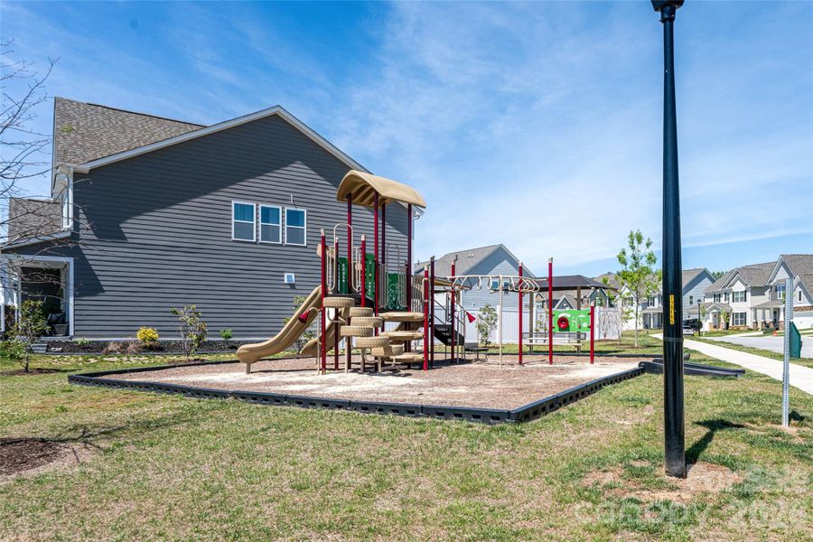 Community amenities in Cantrell Hills, Hendersonville (Image 41). Community amenities in Cantrell Hills, Hendersonville (Image 41).
