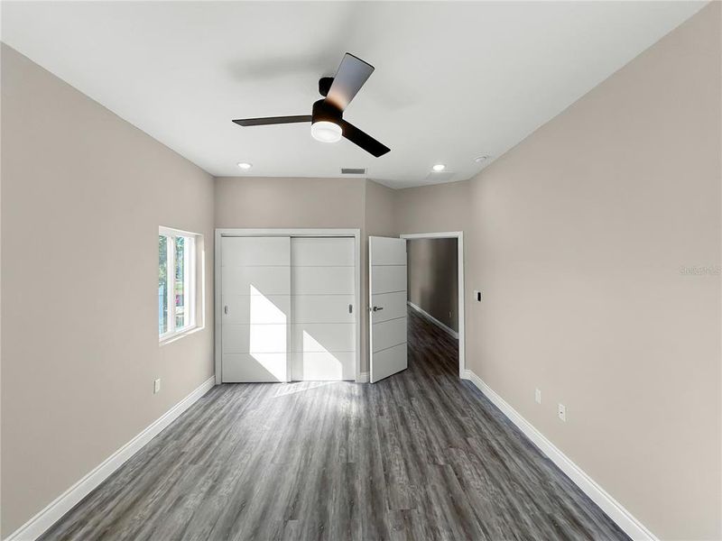 Spacious, unfurnished interior of a new home in , Davenport (Image 23).