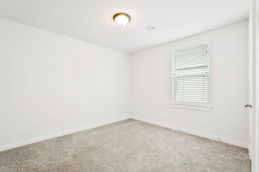 Spacious, unfurnished interior of a new home in Santa Fe, Cleveland (Image 23).