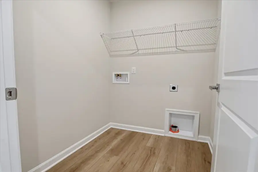 Spacious, unfurnished interior of a new home in Baker Grove, Duncan (Image 26). Spacious, unfurnished interior of a new home in Baker Grove, Duncan (Image 26).