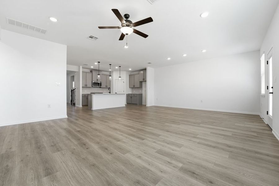 Spacious, unfurnished interior of a new home in Lisso, Pflugerville (Image 14).