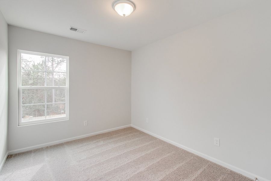 Spacious, unfurnished interior of a new home in Astoria, Columbia (Image 20).