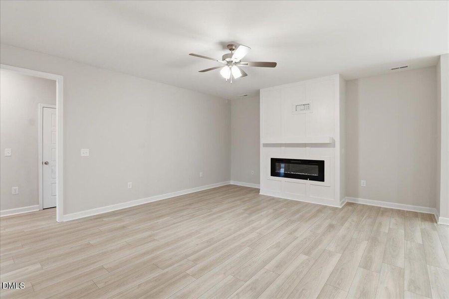 18-402 Creeks Edge Dr-18