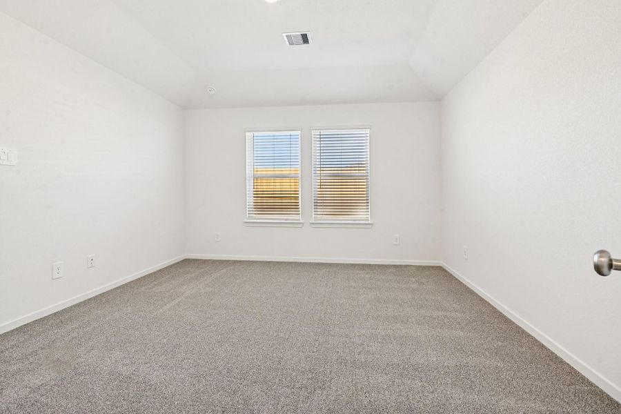 Spacious, unfurnished interior of a new home in Granger Pointe - Traditional Series, Conroe (Image 19).