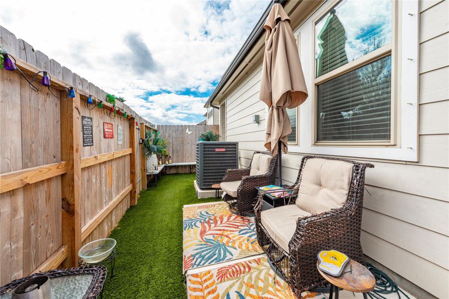 Exterior details and patio area of a home in , Pasadena (Image 4).