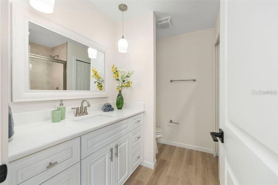 Furnished interior view inside a new home in , Ocklawaha (Image 11).