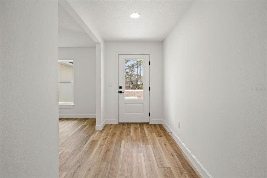 Spacious, unfurnished interior of a new home in , Weeki Wachee (Image 21).