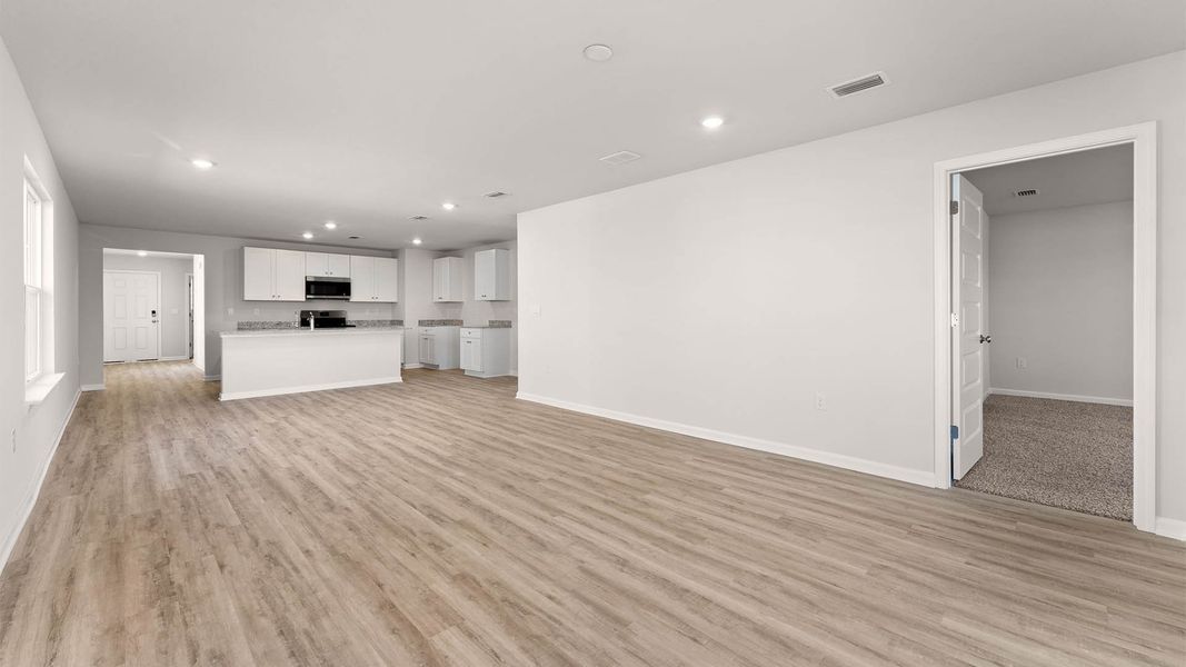 Spacious, unfurnished interior of a new home in Titus Park, Panama City (Image 19). Spacious, unfurnished interior of a new home in Titus Park, Panama City (Image 19).