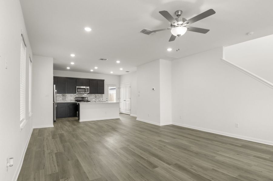Spacious, unfurnished interior of a new home in Trace, San Marcos (Image 22).