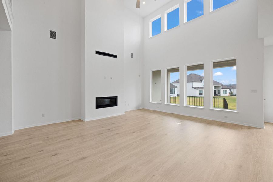 Spacious, unfurnished interior of a new home in , Leander (Image 19).