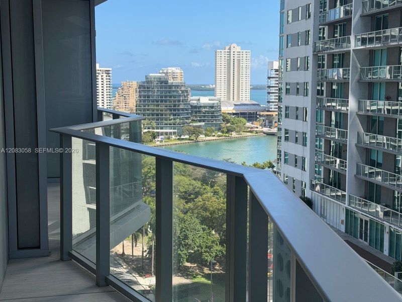 Condo located in Miami, FL showcasing its design and architecture (Image 23).