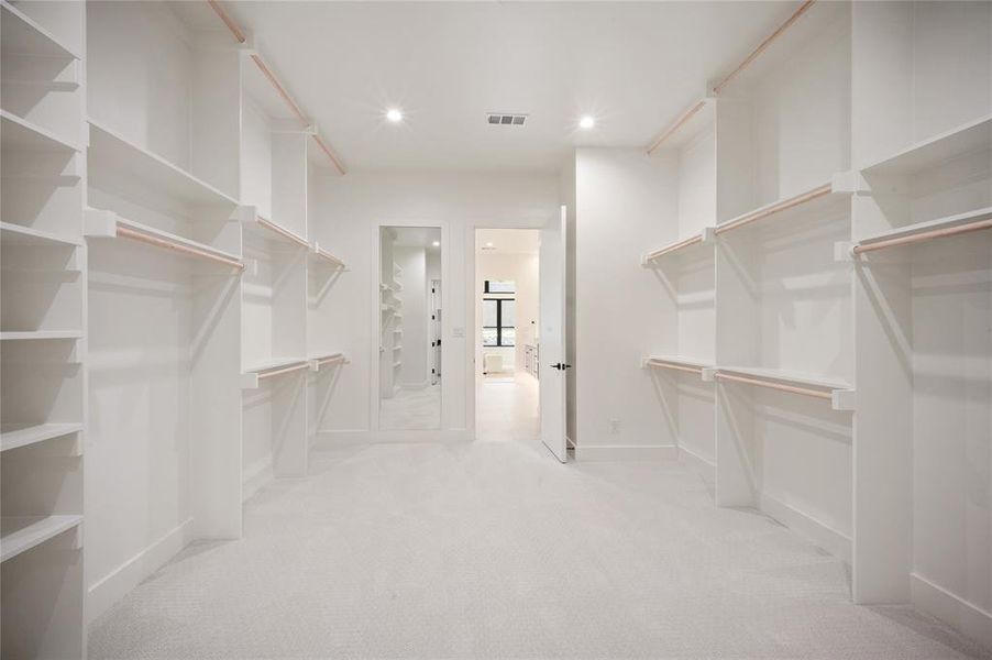 Spacious, unfurnished interior of a new home in , Dallas (Image 24).