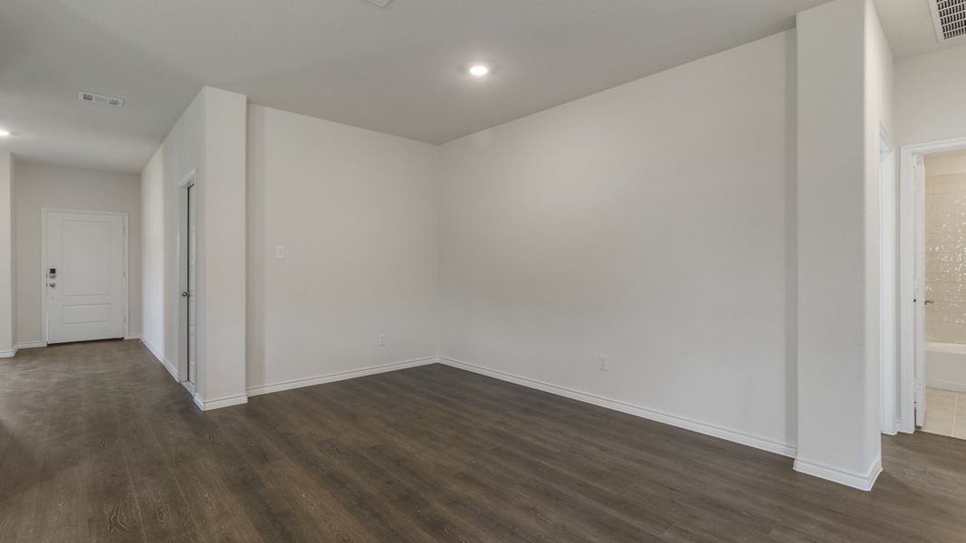 Spacious, unfurnished interior of a new home in Trailstone, Caddo Mills (Image 19).