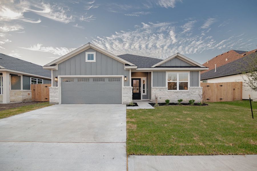 Representative exterior photo of a completed home built from the Kingsland by Steve Klein Custom Builder in TerraVista, Victoria, TX (Image 15).