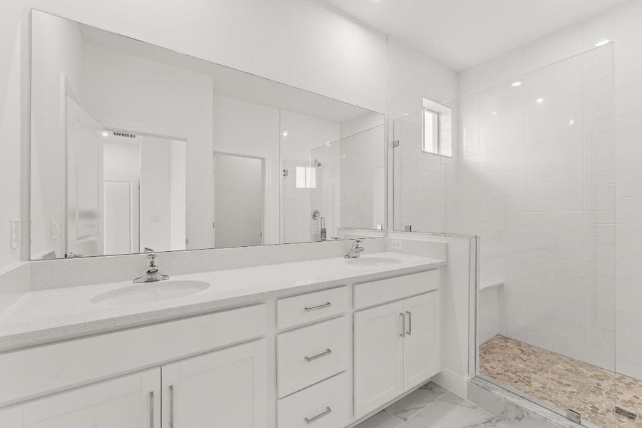 US_SEF_EASTWIND_LOT 83_owners bath