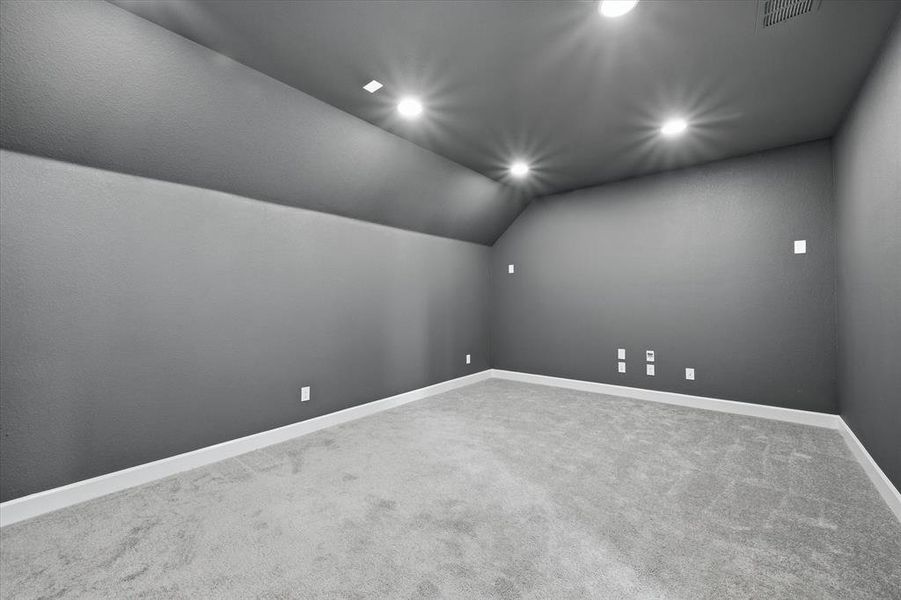 Spacious, unfurnished interior of a new home in Mustang Lakes, Celina (Image 20).