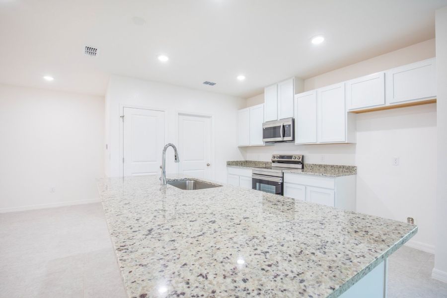 Furnished interior view inside a new home in Cape Coral, Cape Coral (Image 6).