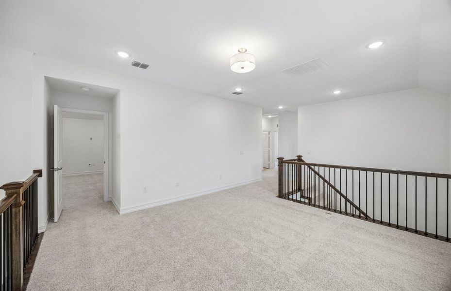 Spacious, unfurnished interior of a new home in Highland Lakes, McKinney (Image 19).