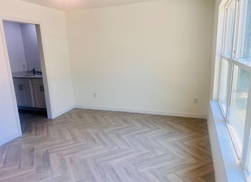 Spacious, unfurnished interior of a new home in , Belleview (Image 15).