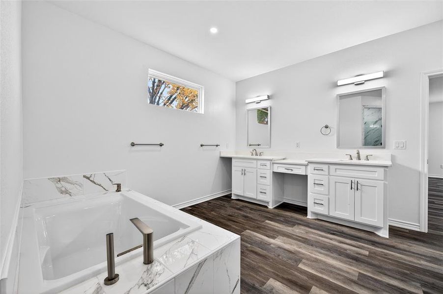 Furnished interior view inside a new home in , Denison (Image 16).