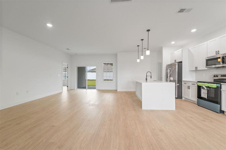 Spacious, unfurnished interior of a new home in , Ocala (Image 28).
