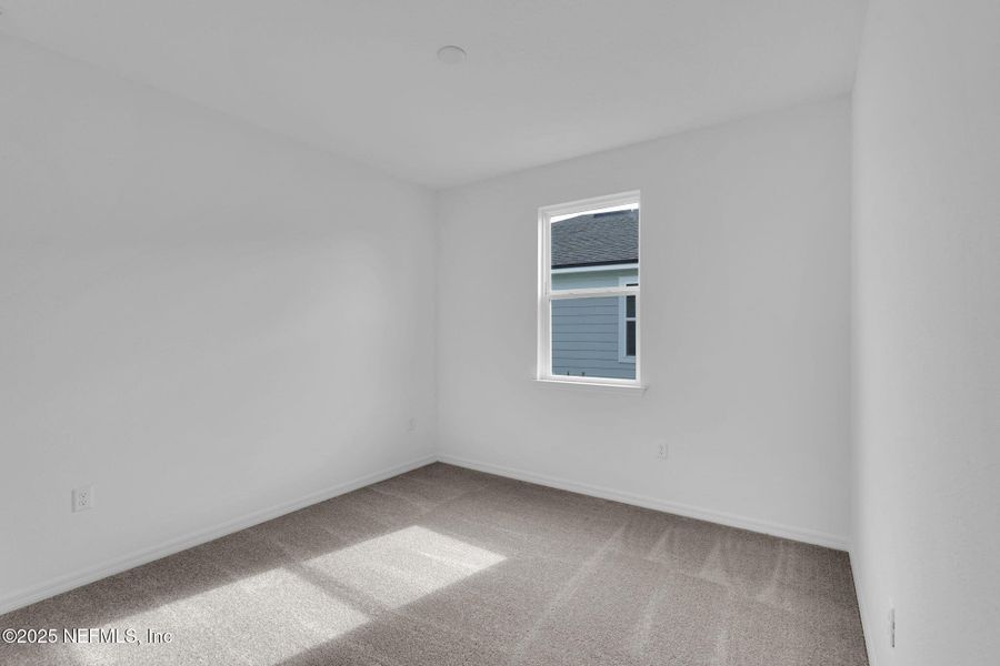 Spacious, unfurnished interior of a new home in Hyland Trail, Green Cove Springs (Image 18).