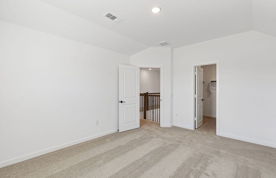 Spacious, unfurnished interior of a new home in Mavera, Conroe (Image 29).