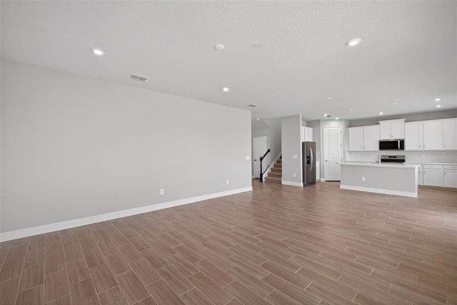 Spacious, unfurnished interior of a new home in Crosswind Ranch, Parrish (Image 21).