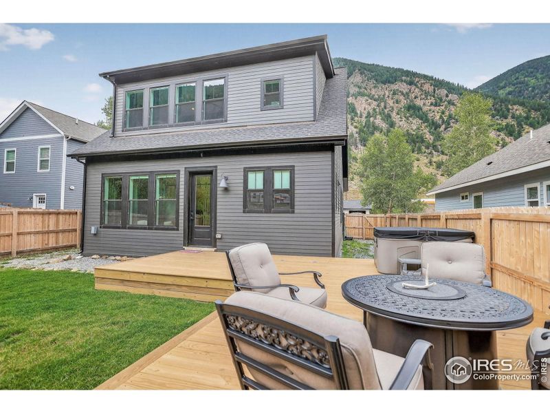 Spacious, fenced backyard Spacious, fenced backyard