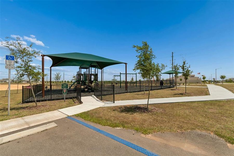 Community amenities in , Haines City (Image 64).