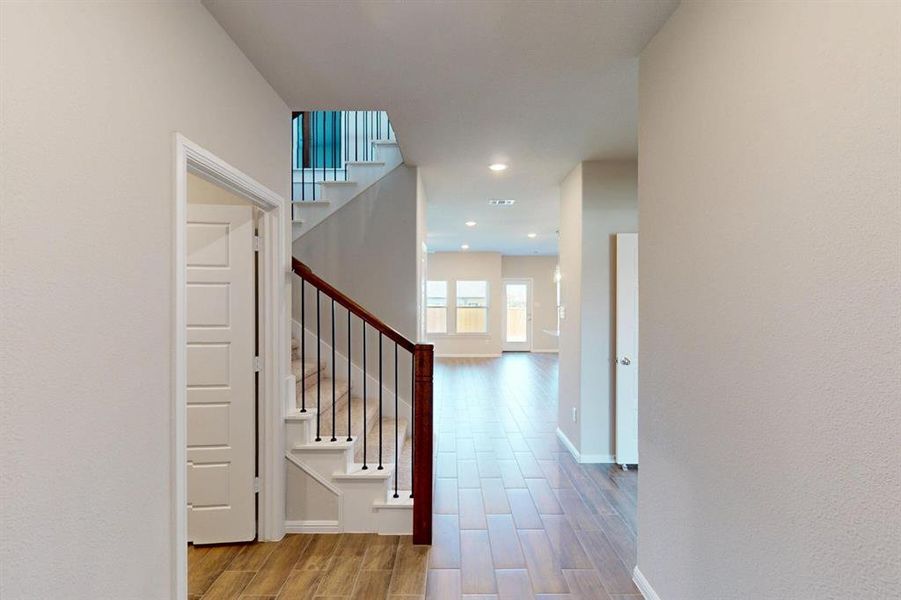 Spacious, unfurnished interior of a new home in Sanderos, Fort Worth (Image 25). Spacious, unfurnished interior of a new home in Sanderos, Fort Worth (Image 25).