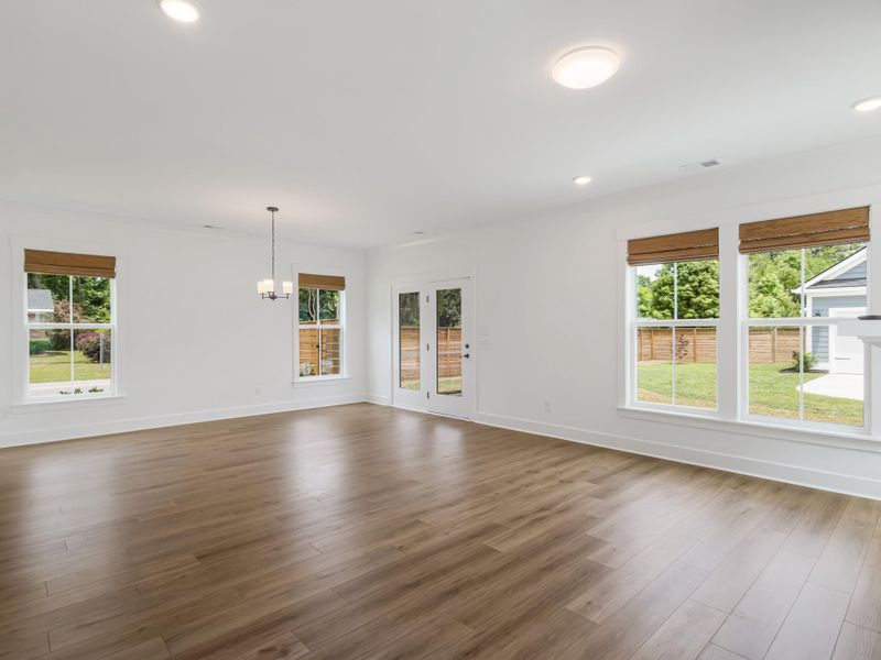 Spacious, unfurnished interior of a new home in Pineland Village, Summerville (Image 20).