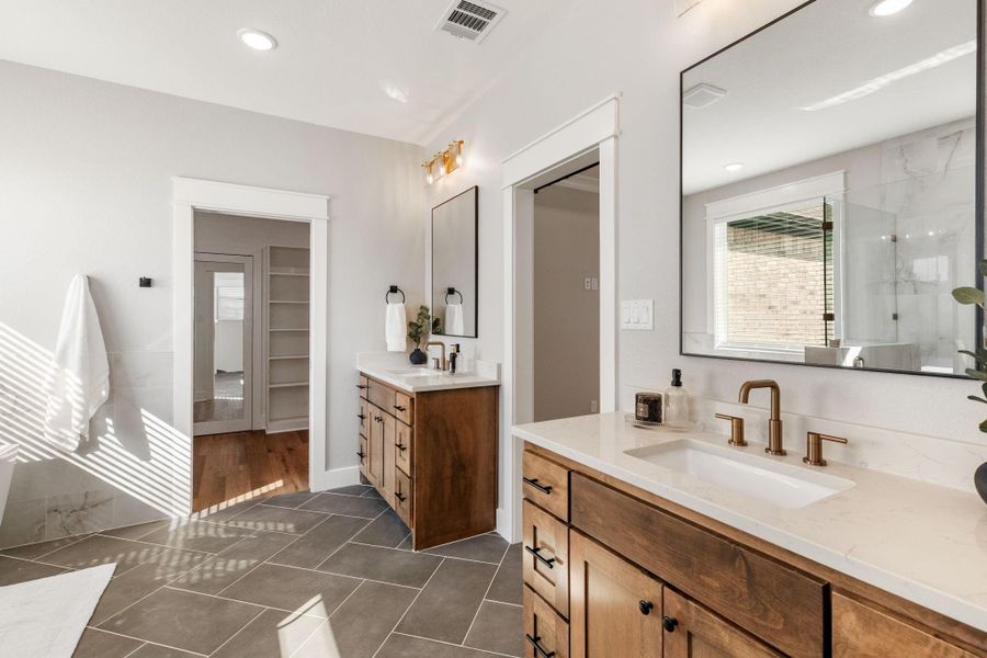 Furnished interior view inside a new home in , Bryan (Image 18).