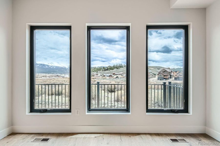 Image 38 of a home in .