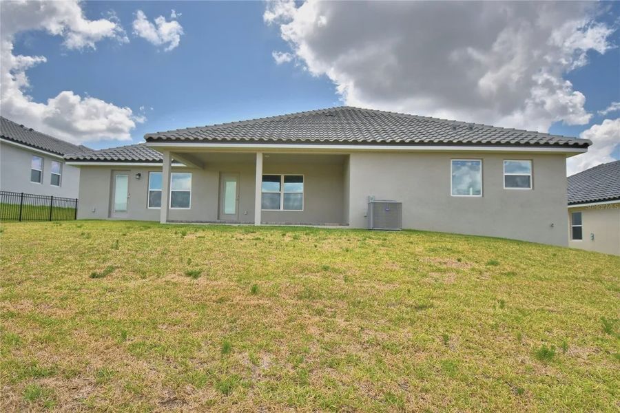 Exterior details and patio area of a home in Lake Juliana Estates, Auburndale (Image 20).