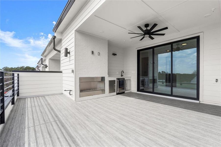 Exterior details and patio area of a home in , Alpharetta (Image 27).