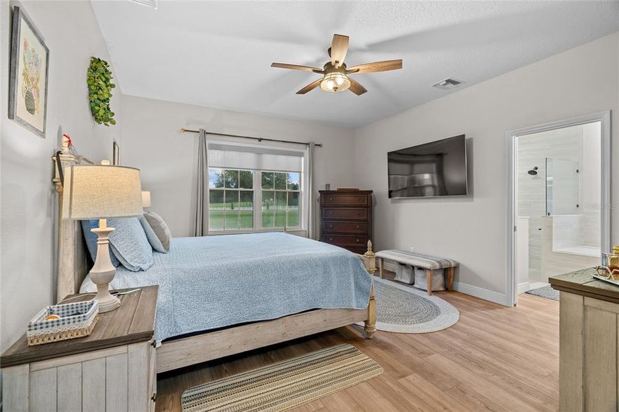 Furnished interior view inside a new home in , Dunnellon (Image 53).