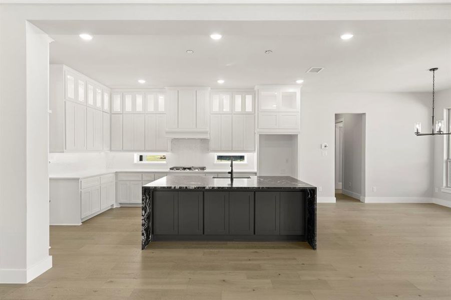 09. 5005 Whisper - Kitchen