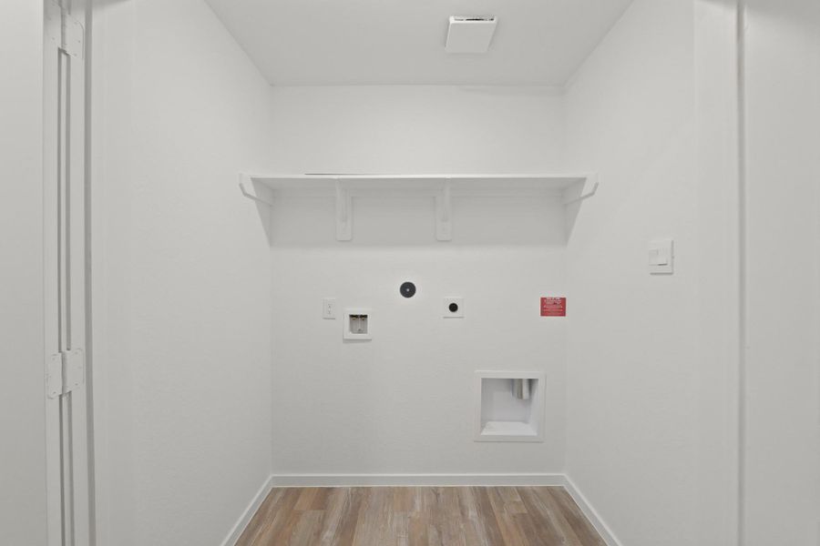 Spacious, unfurnished interior of a new home in Sunset Valley, Hockley (Image 9).