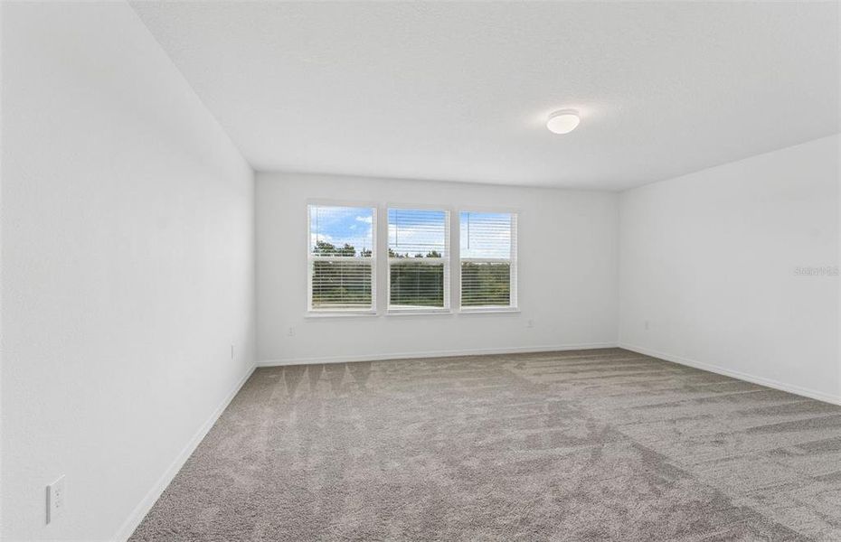 Spacious, unfurnished interior of a new home in , Lake Alfred (Image 13).