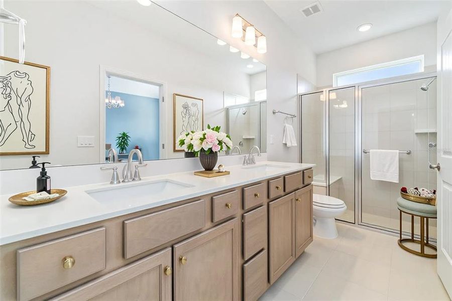 Furnished interior view inside a new home in , Clermont (Image 13).