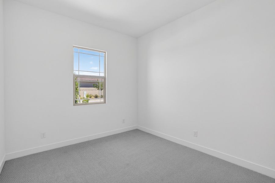 Spacious, unfurnished interior of a new home in Stonehaven, Glendale (Image 33).