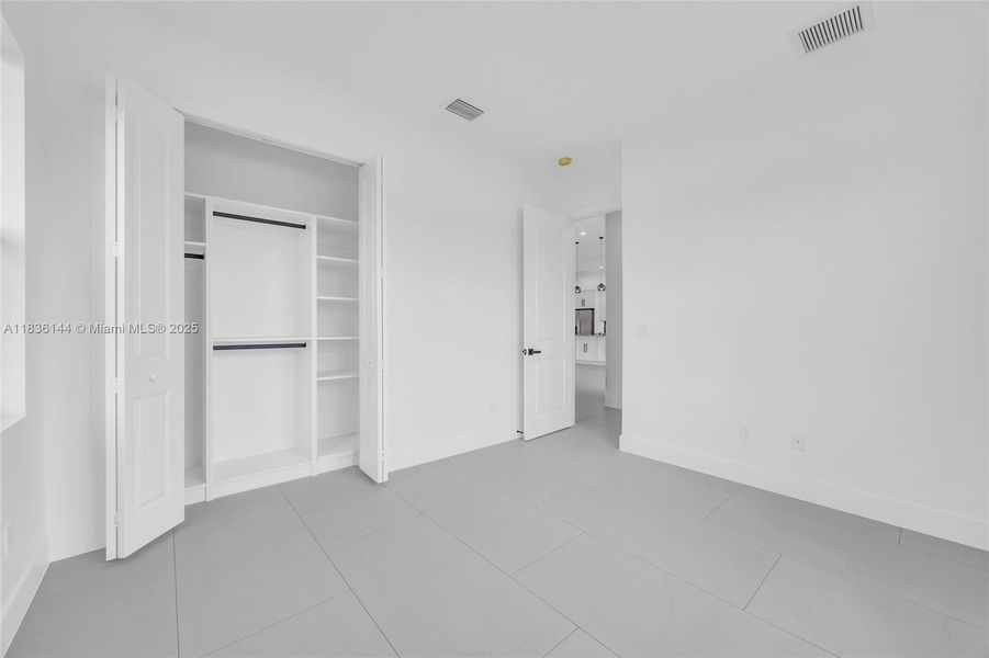 Spacious, unfurnished interior of a new home in , Port St. Lucie (Image 22).